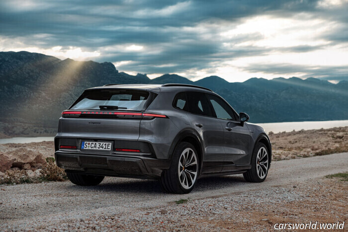 Il Cayenne elettrico della Porsche fa sembrare la BMW M5 leggerissima | Carscoops